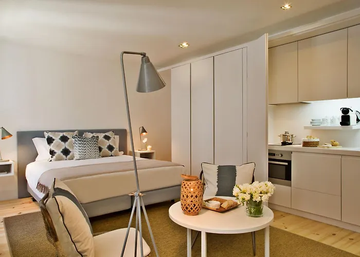 Alojamentos: Lisbon Five Stars Apartments Combro 77